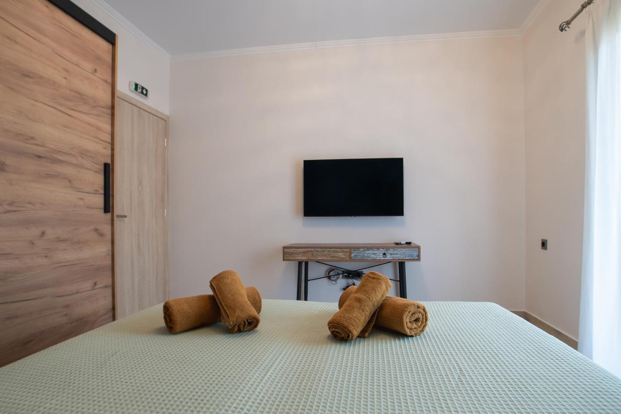 Elegance Suites ปลาตาเรีย ภายนอก รูปภาพ