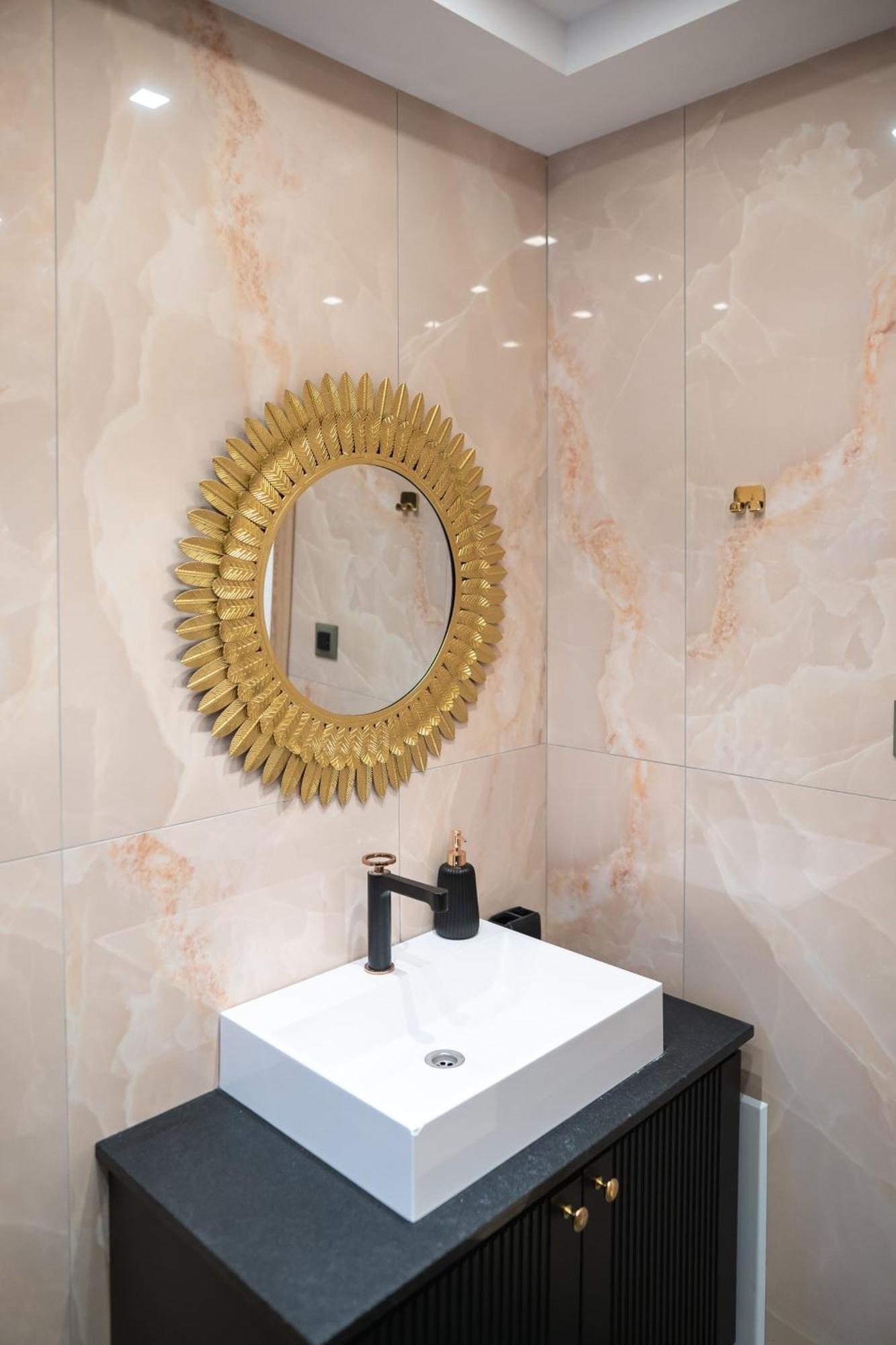 Elegance Suites ปลาตาเรีย ภายนอก รูปภาพ