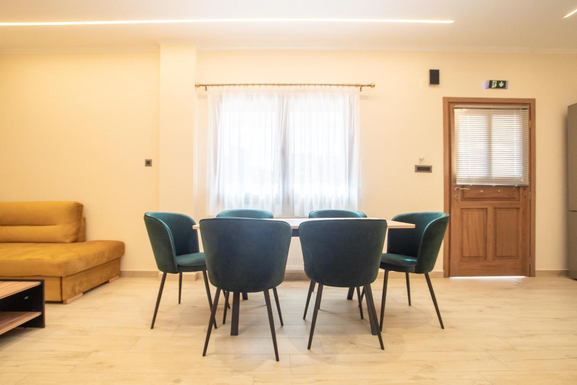 Elegance Suites ปลาตาเรีย ภายนอก รูปภาพ